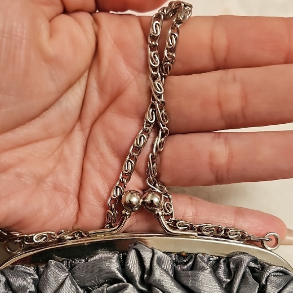 Chic Silver Ruffled Clutch - Picture 4 of 6